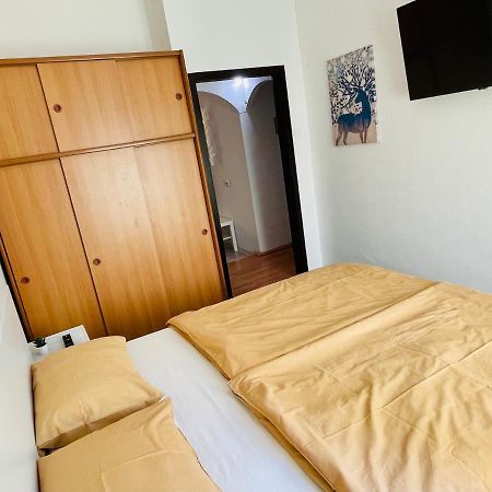 Apartman Three Queens غييكا المظهر الخارجي الصورة