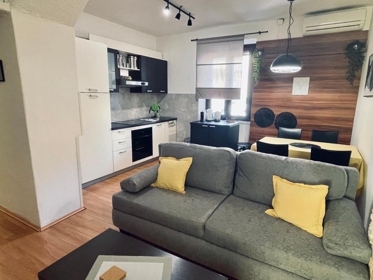 Apartman Three Queens غييكا المظهر الخارجي الصورة