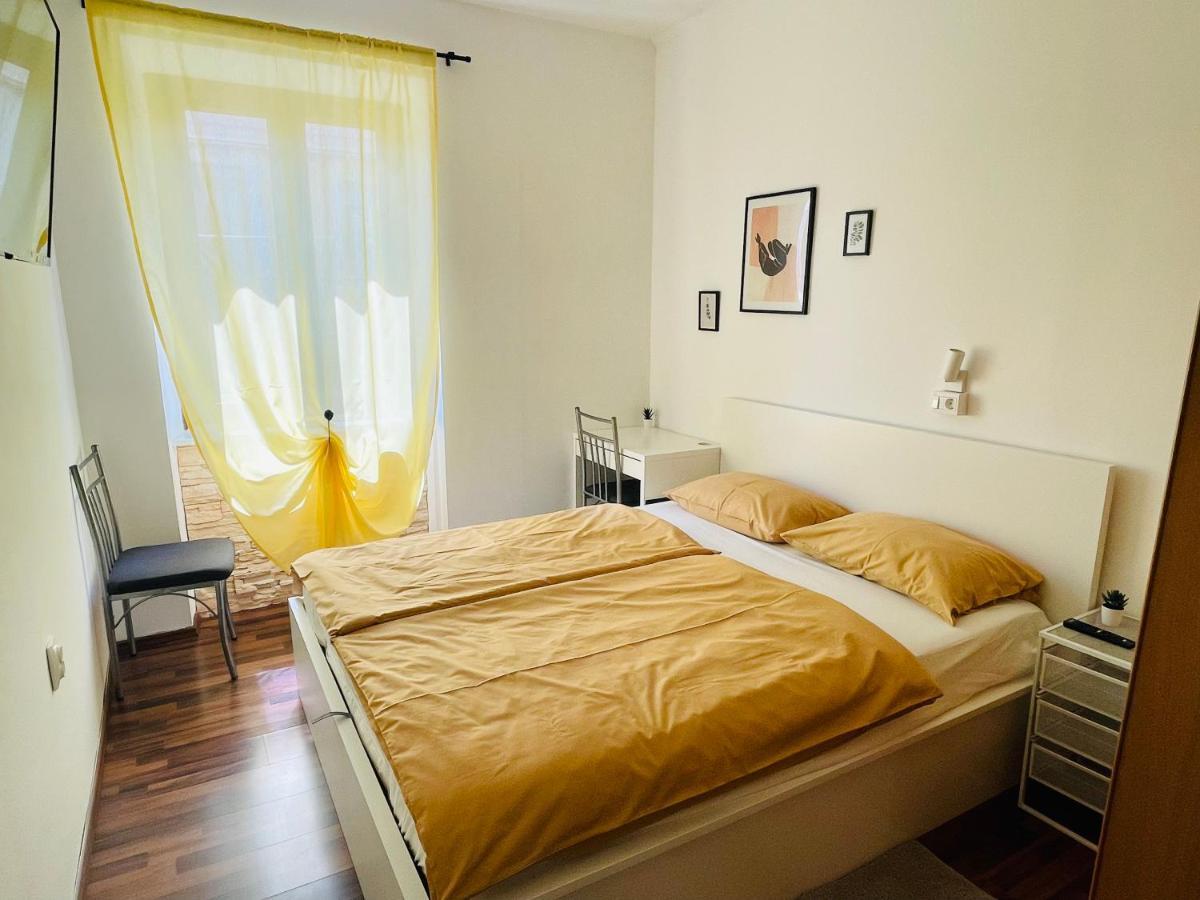 Apartman Three Queens غييكا المظهر الخارجي الصورة